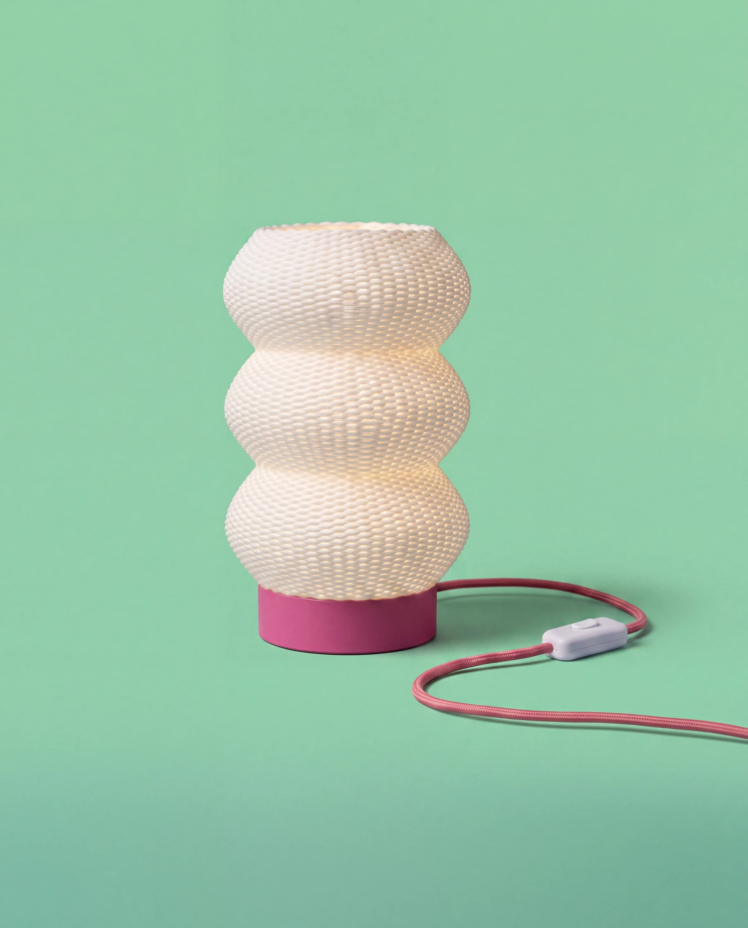 Soma 3D-printed table lamp with pink base