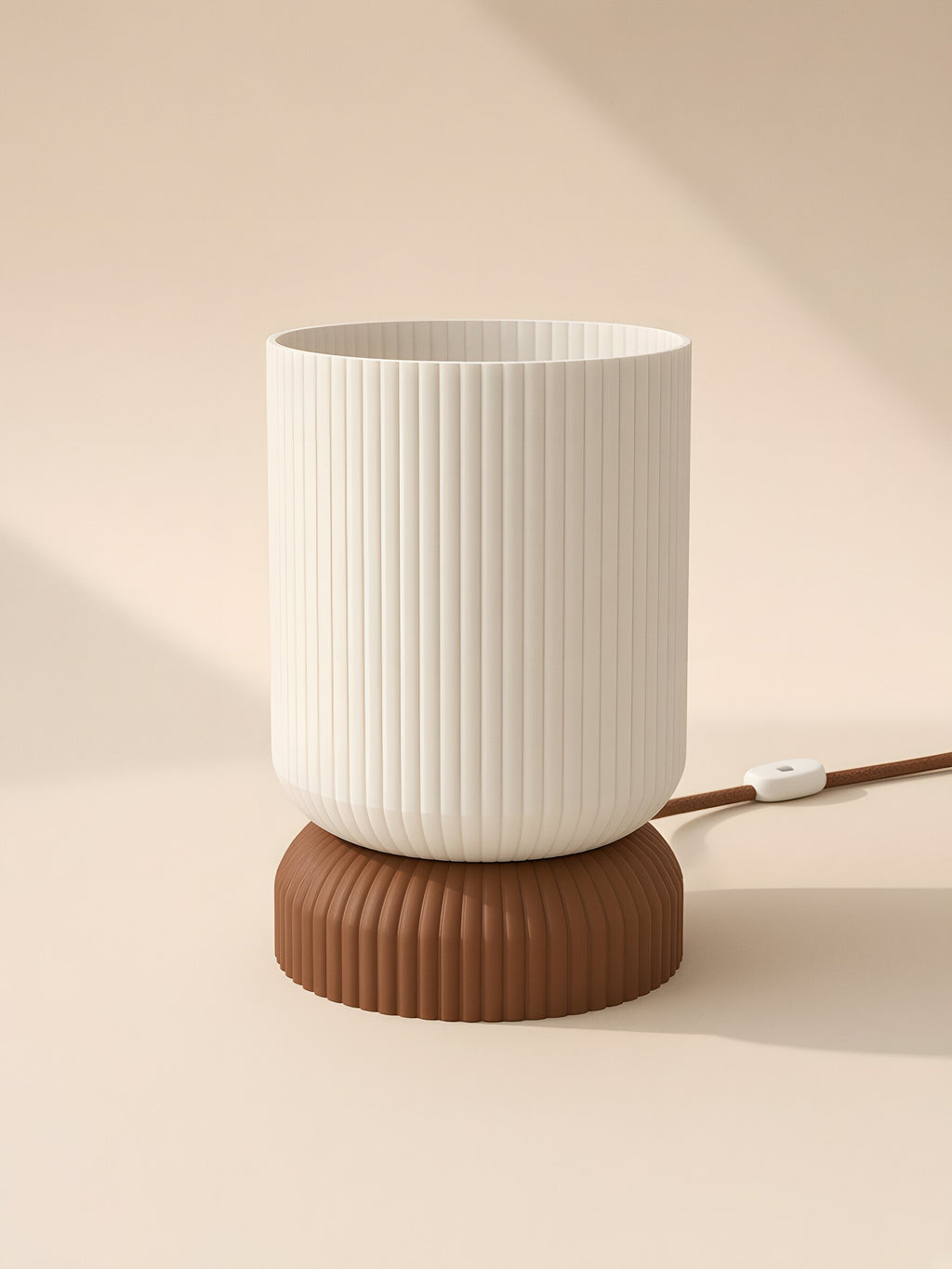 Luma in Brown: switched off, studio photo